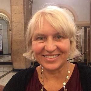 Meet your Posher, Angela